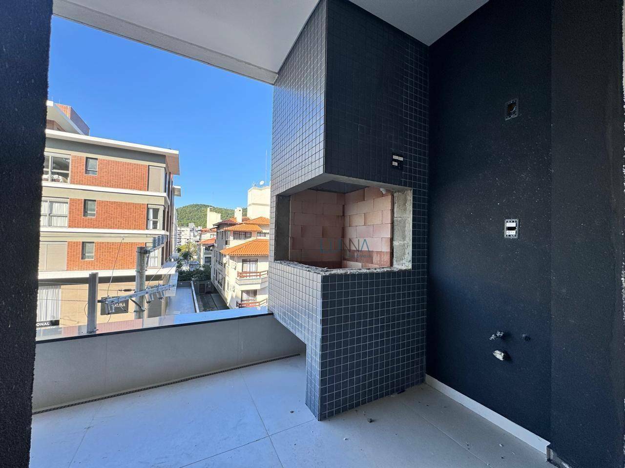 Apartamento à venda com 3 quartos, 122m² - Foto 3