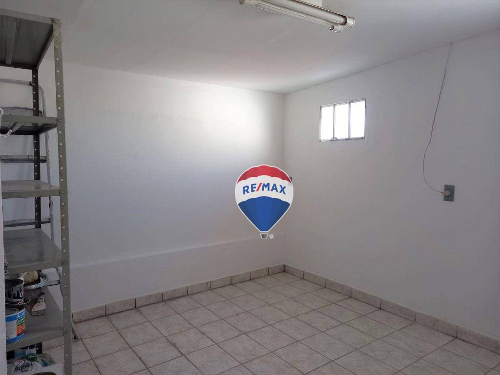 Casa à venda com 3 quartos, 240m² - Foto 11