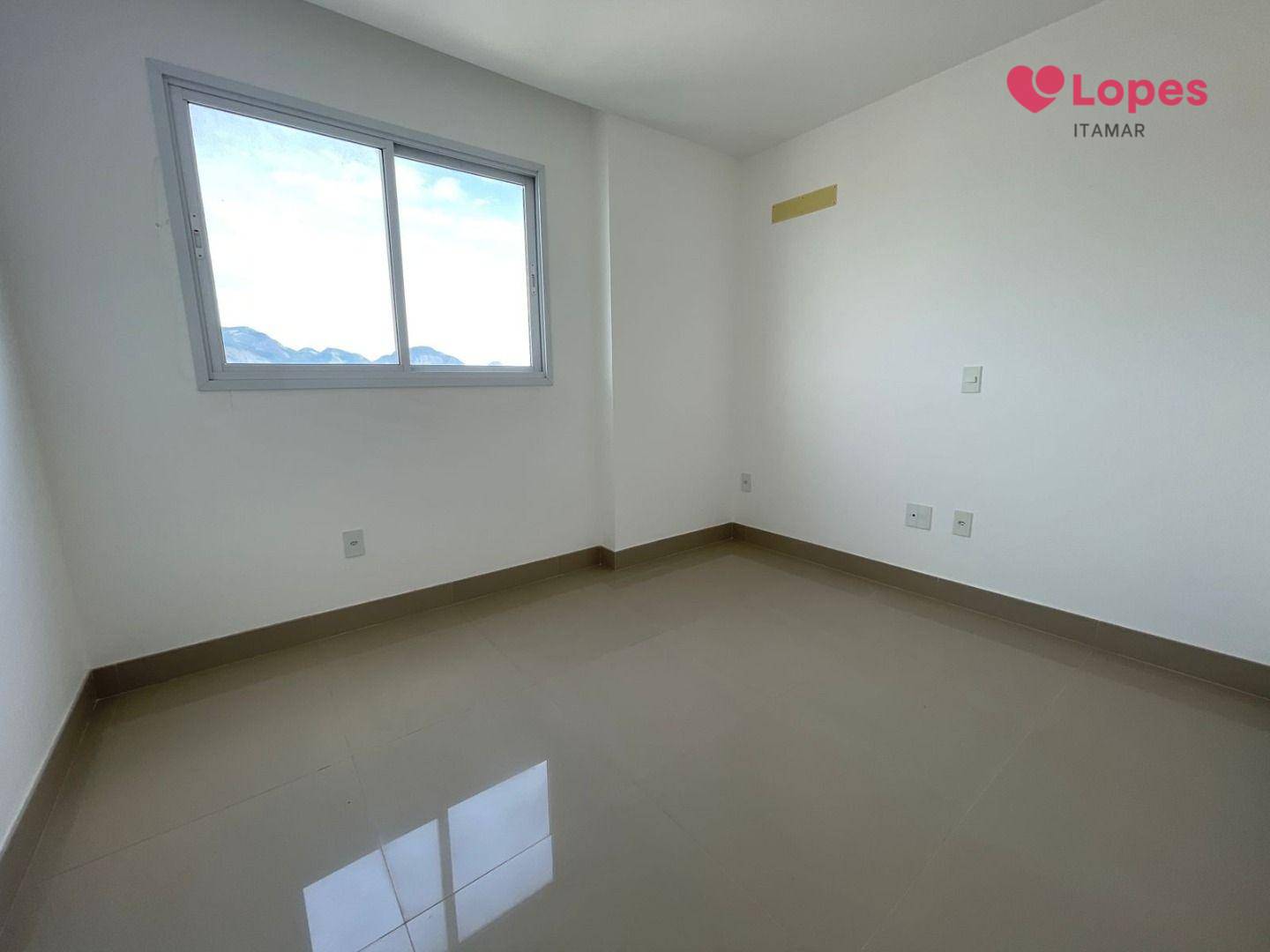 Apartamento à venda com 2 quartos, 70m² - Foto 12