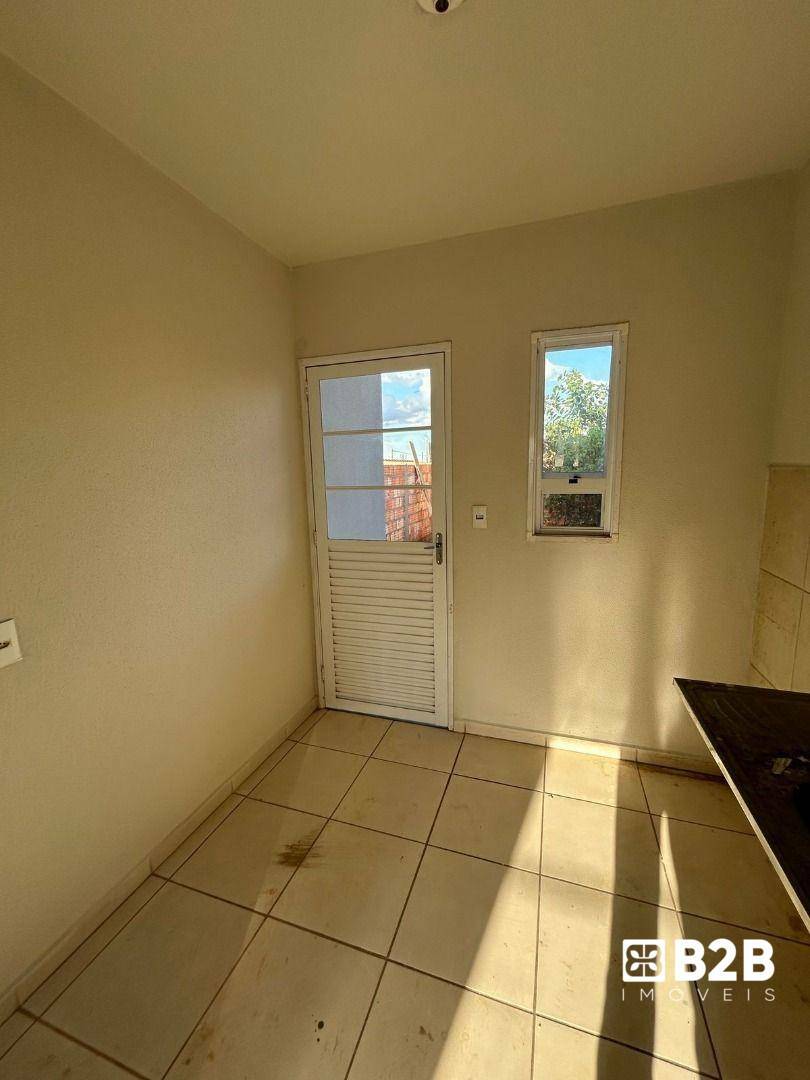 Casa à venda com 2 quartos, 45m² - Foto 8