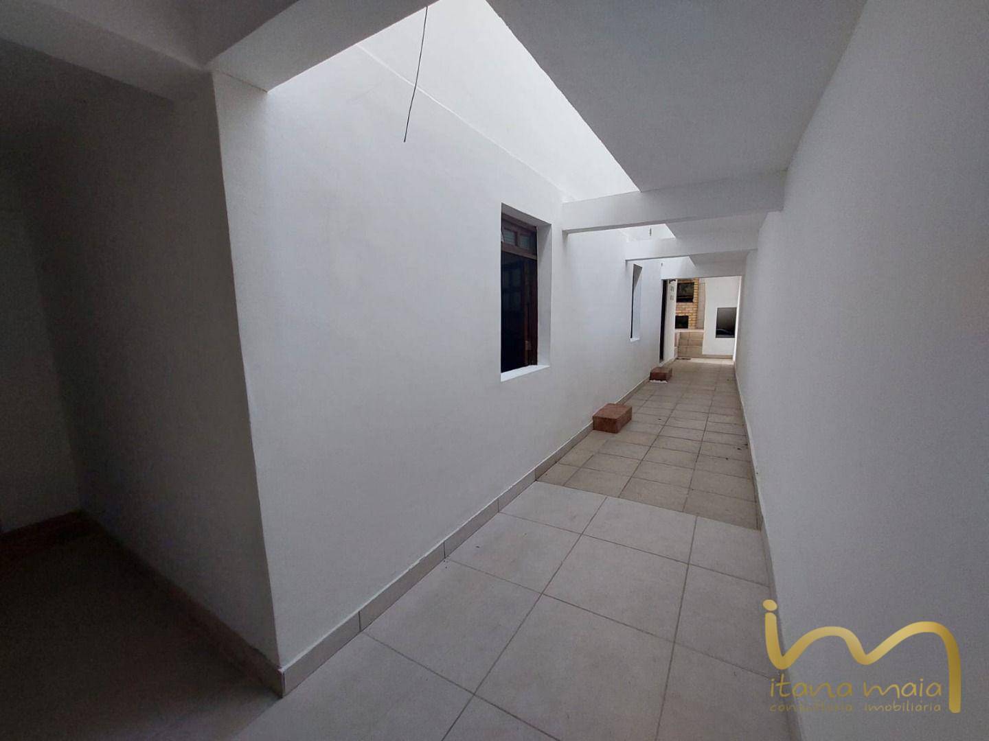 Casa à venda com 6 quartos, 380m² - Foto 15