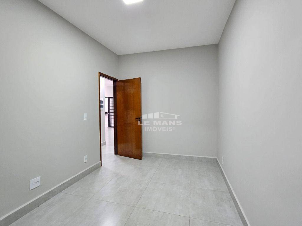 Casa à venda com 3 quartos, 135m² - Foto 2