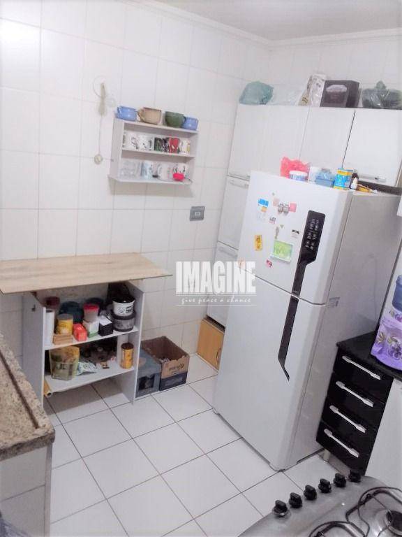 Sobrado à venda com 2 quartos, 74m² - Foto 4