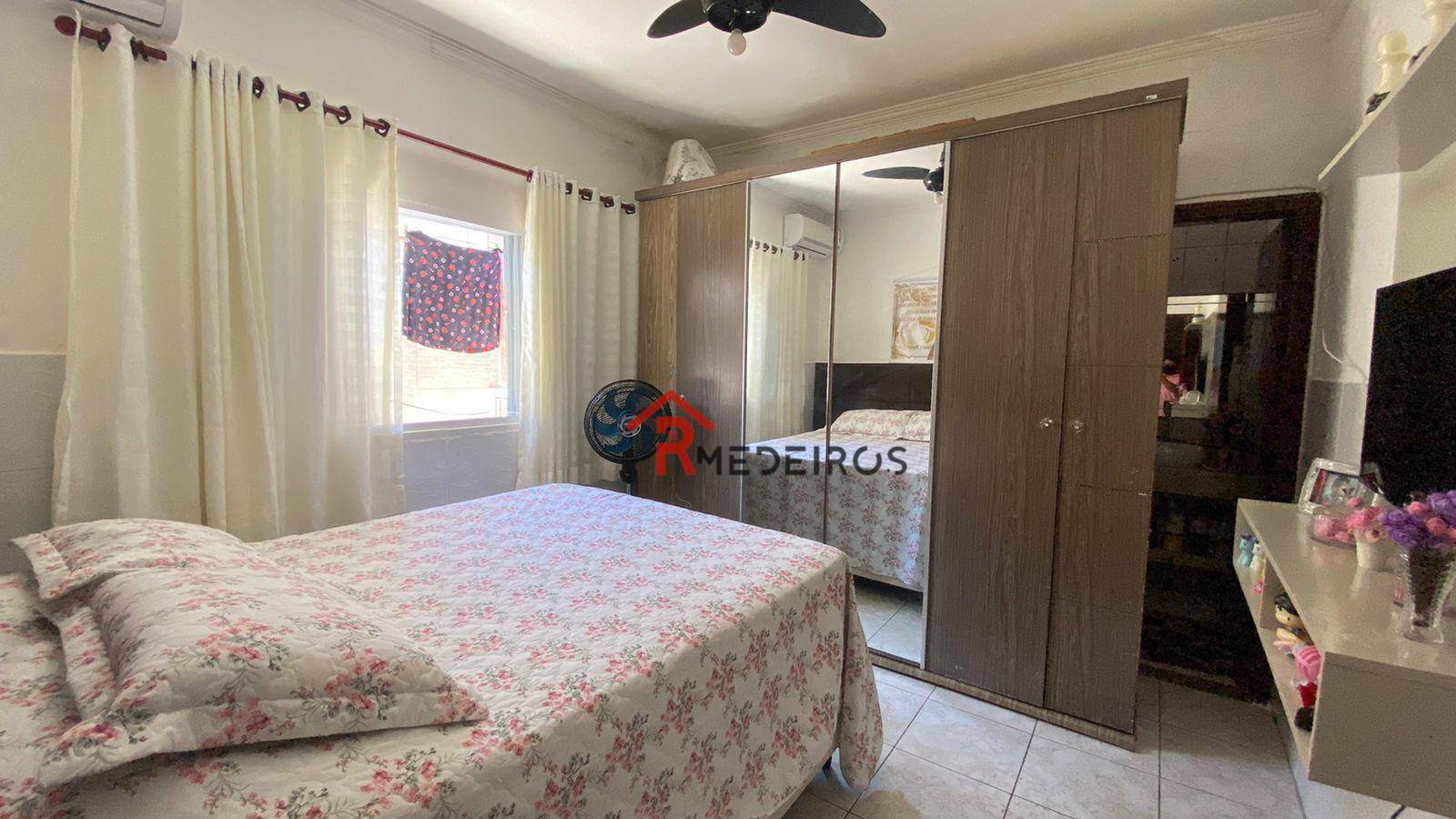 Casa à venda com 2 quartos, 80m² - Foto 14