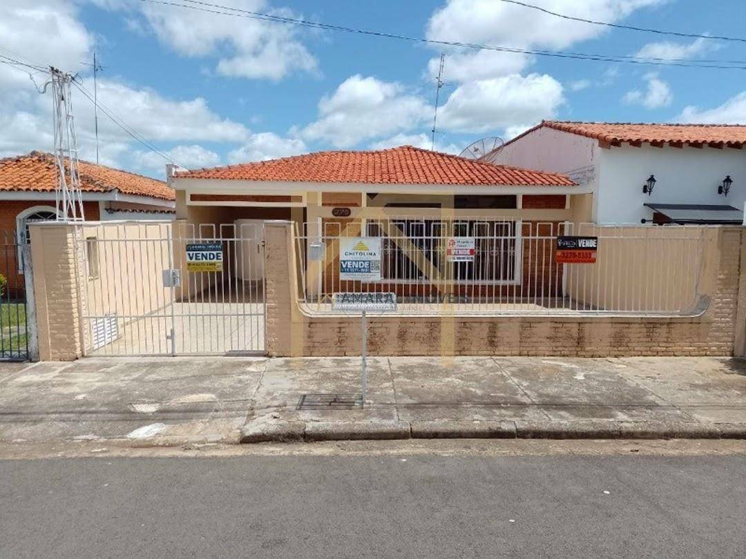 Casa à venda com 2 quartos, 300m² - Foto 1