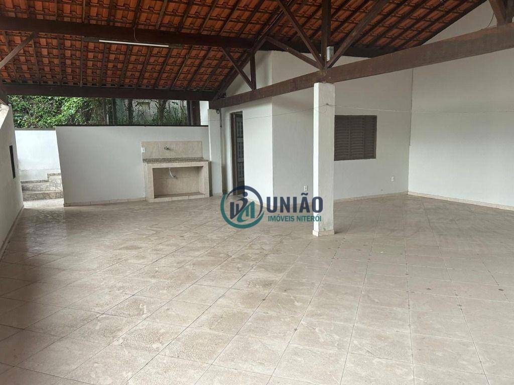 Casa de Condomínio à venda com 4 quartos, 200m² - Foto 27