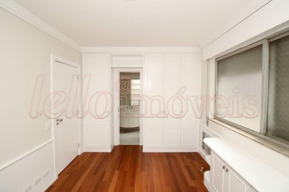 Apartamento para alugar com 4 quartos, 307m² - Foto 15