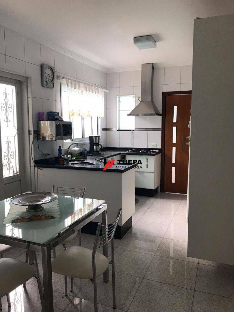 Sobrado à venda com 3 quartos, 200m² - Foto 17