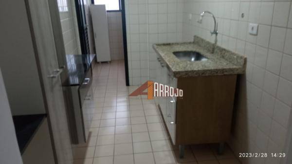 Apartamento à venda com 2 quartos, 56m² - Foto 11