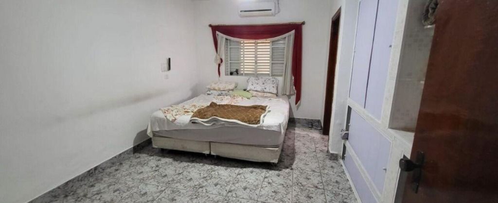 Casa à venda com 4 quartos, 300m² - Foto 14