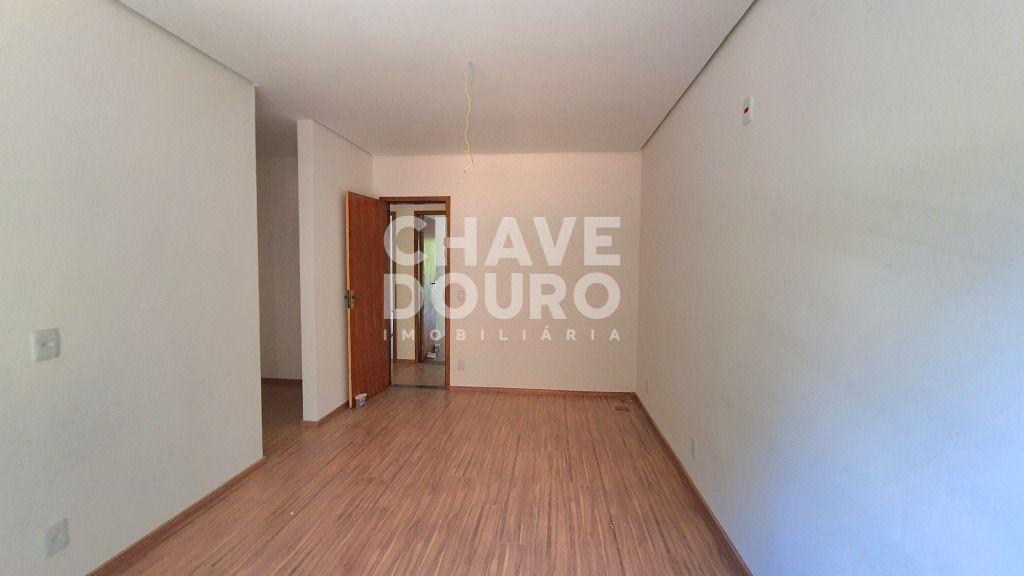 Casa à venda com 4 quartos, 212m² - Foto 2