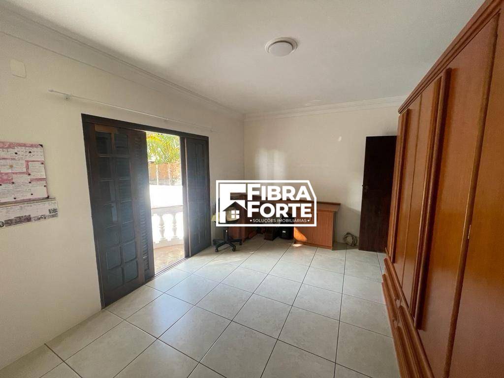 Casa à venda com 3 quartos, 274m² - Foto 11