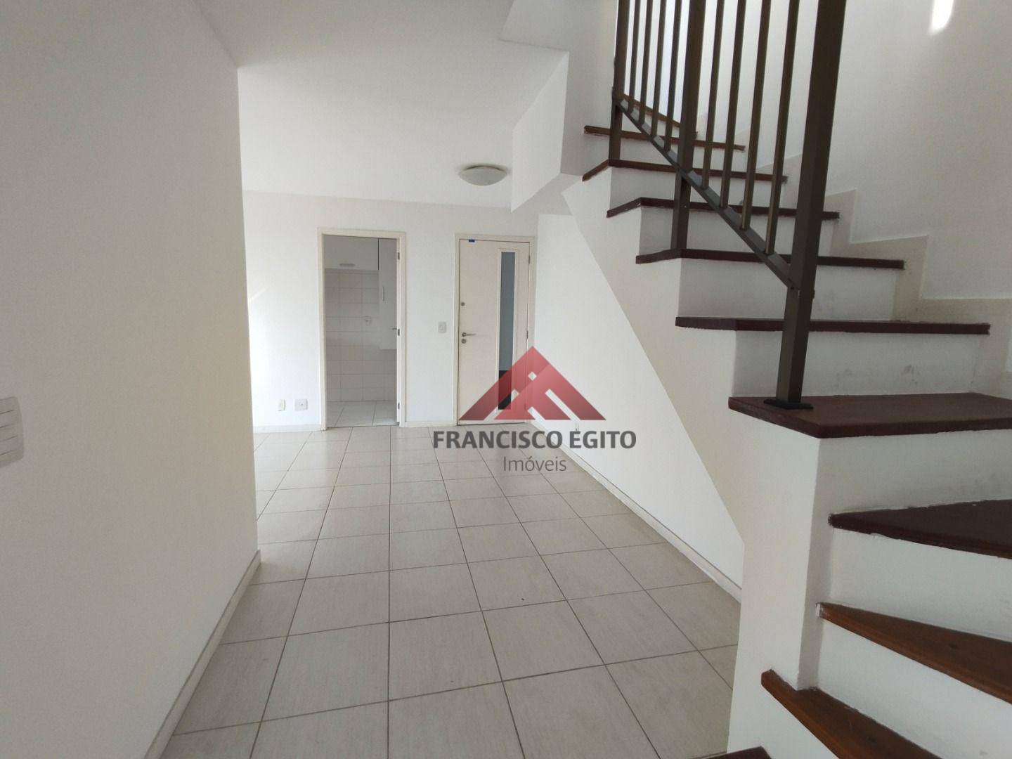 Apartamento à venda com 3 quartos, 130m² - Foto 2