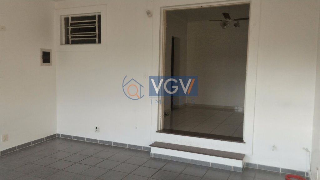 Casa à venda com 4 quartos, 220m² - Foto 8