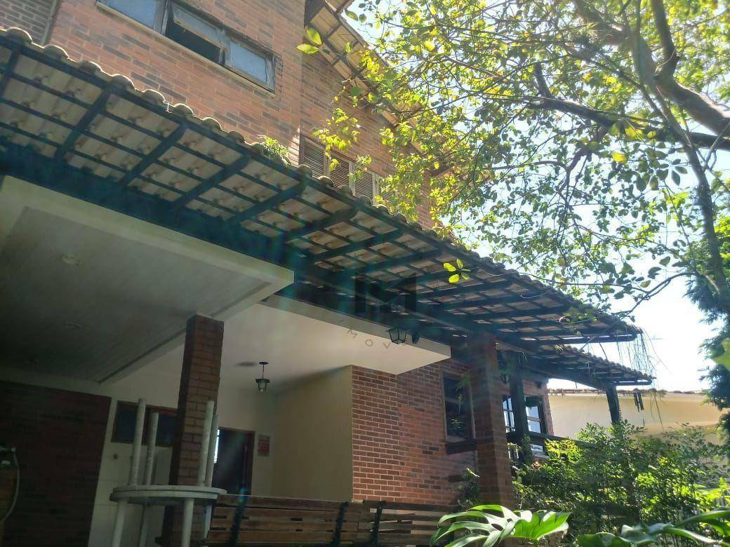 Casa, 3 quartos, 210 m² - Foto 1