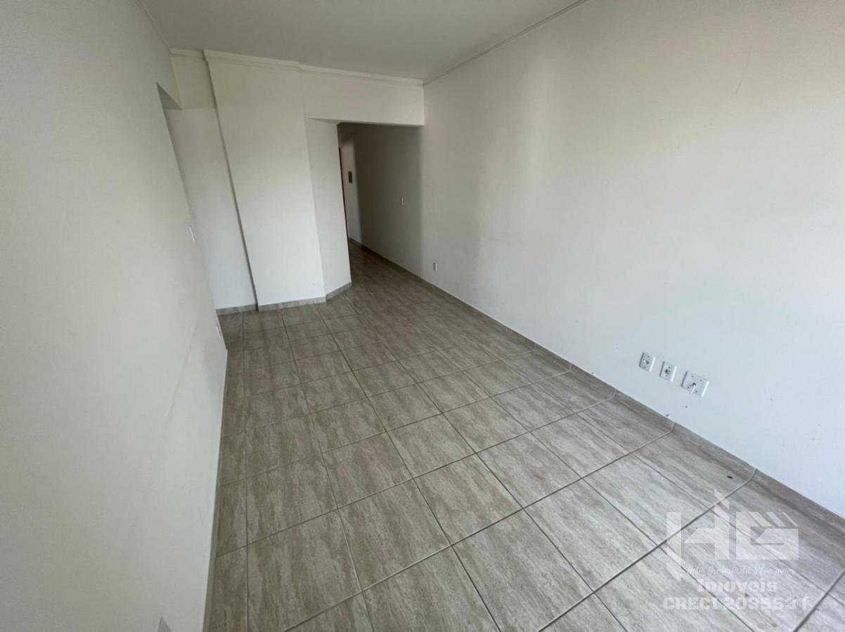 Apartamento à venda com 2 quartos, 69m² - Foto 5