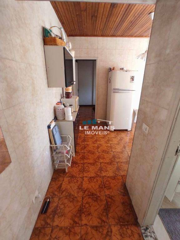 Casa à venda com 3 quartos, 200m² - Foto 17