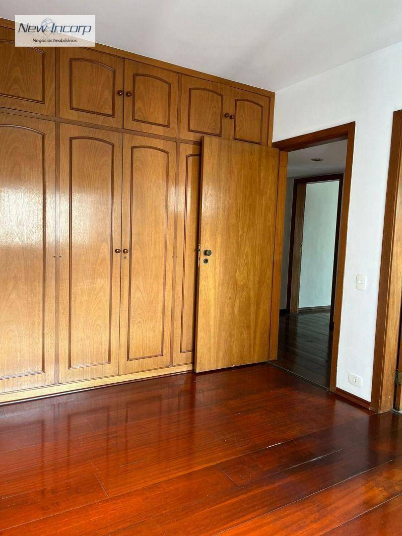 Apartamento à venda com 3 quartos, 233m² - Foto 11