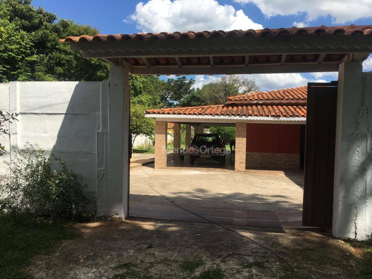 Casa para alugar com 2 quartos, 160m² - Foto 2