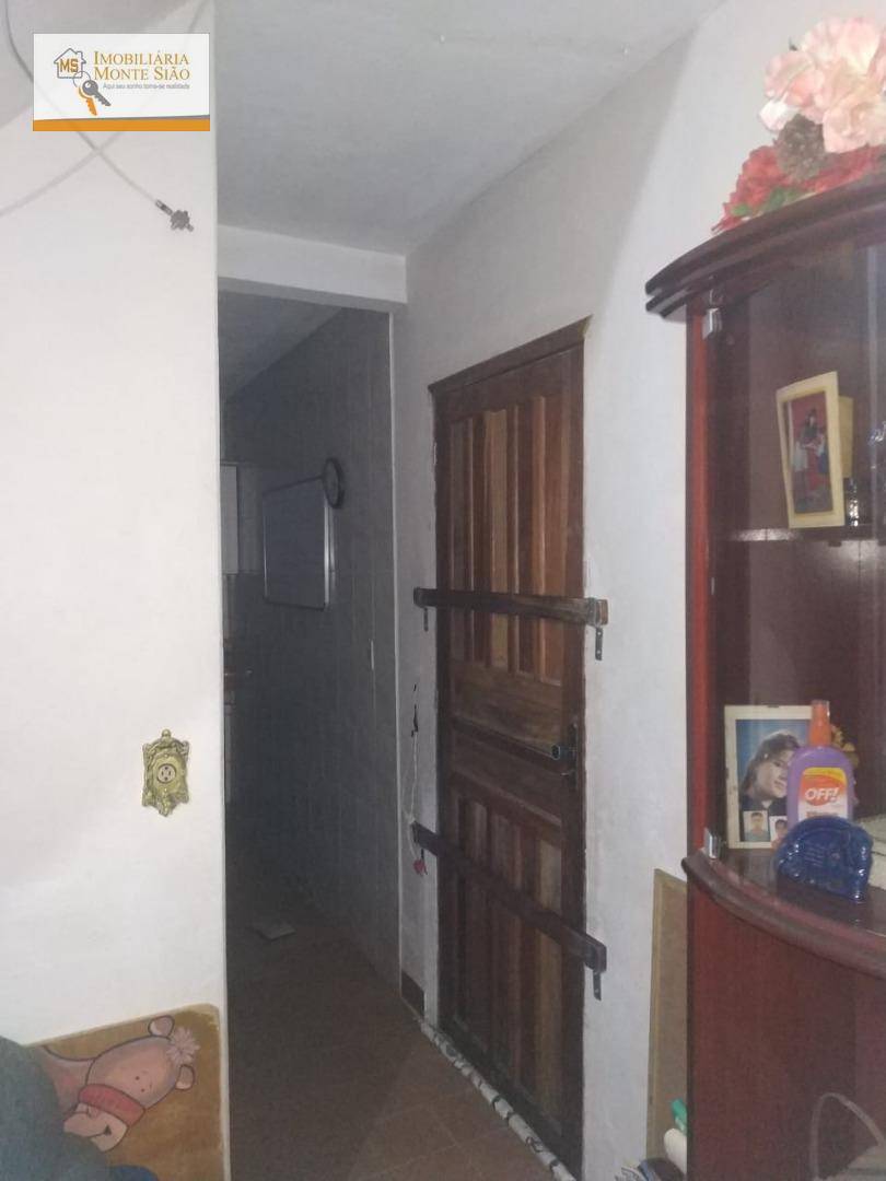 Sobrado à venda com 5 quartos, 200m² - Foto 12