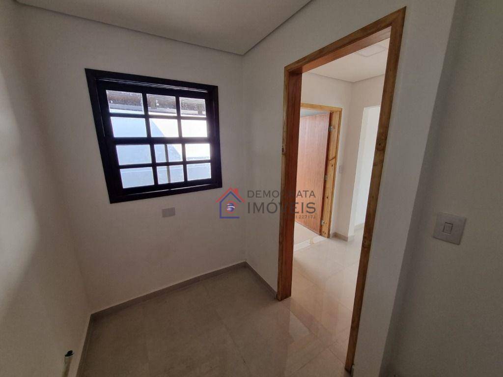 Casa à venda com 3 quartos, 62m² - Foto 11