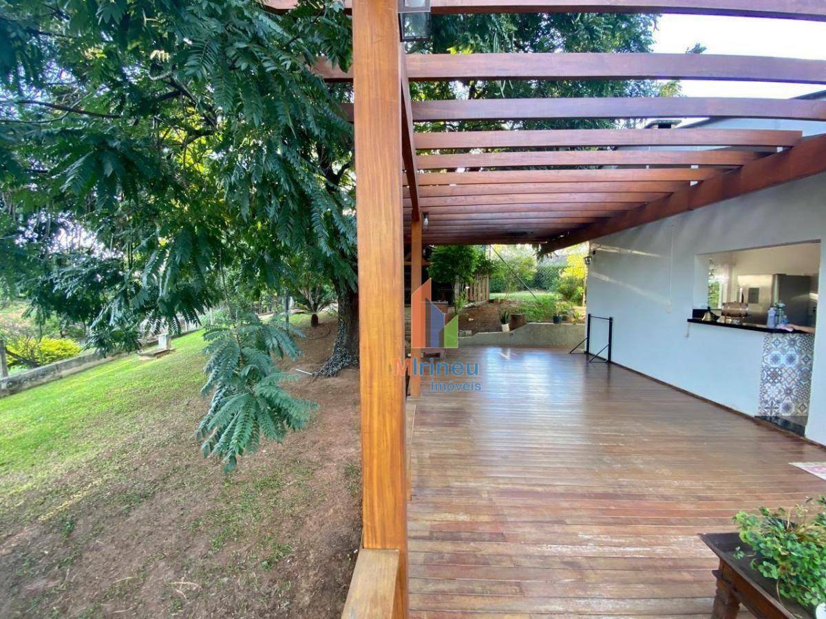 Casa de Condomínio à venda com 3 quartos, 300m² - Foto 4