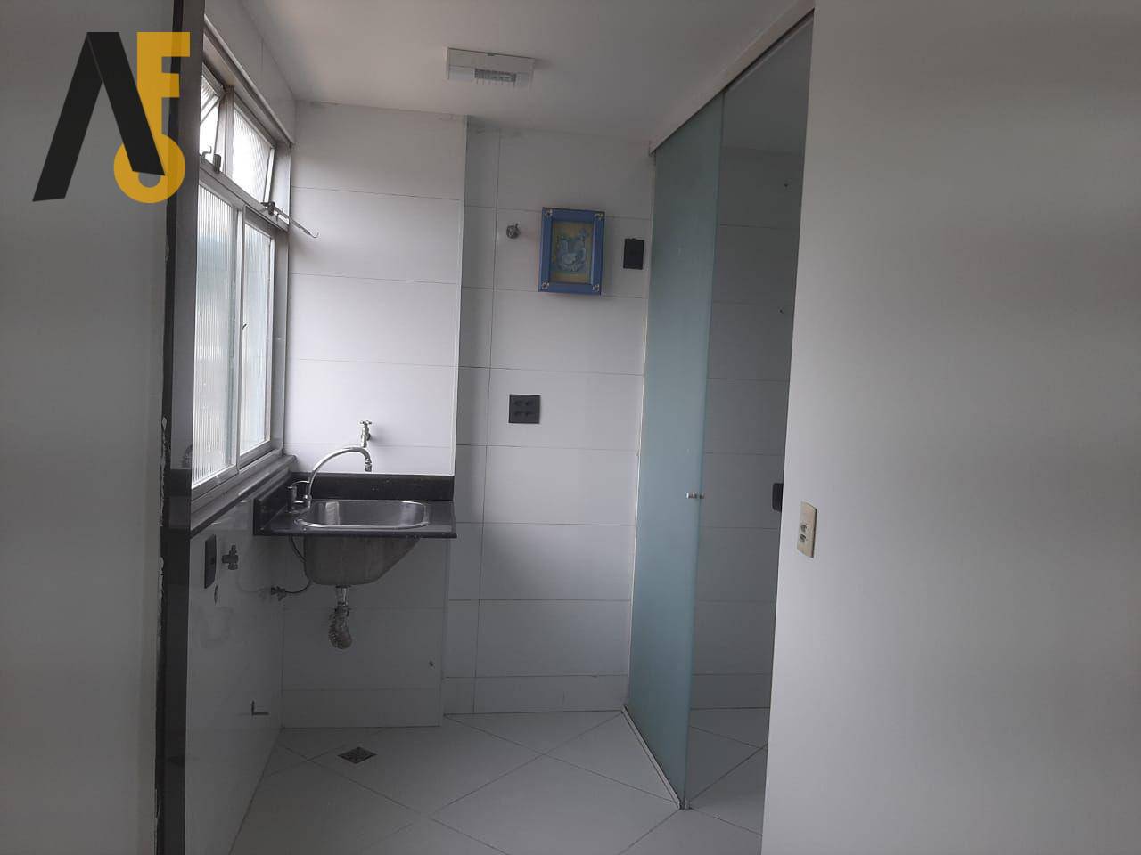 Apartamento à venda com 2 quartos, 75m² - Foto 11