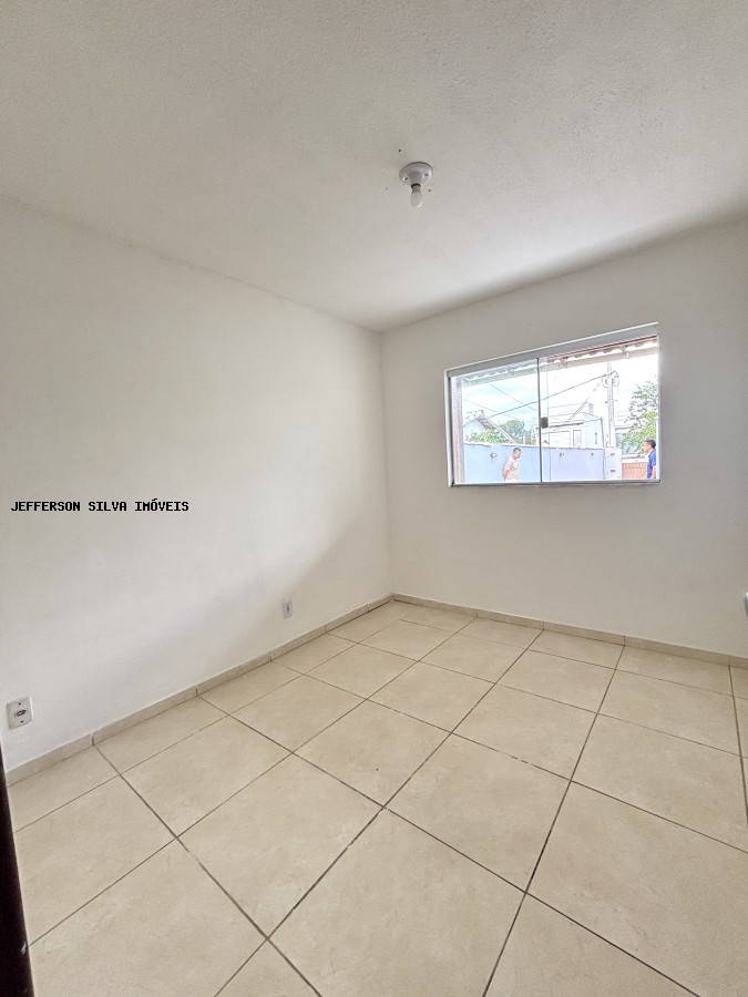 Casa à venda com 2 quartos, 56m² - Foto 12