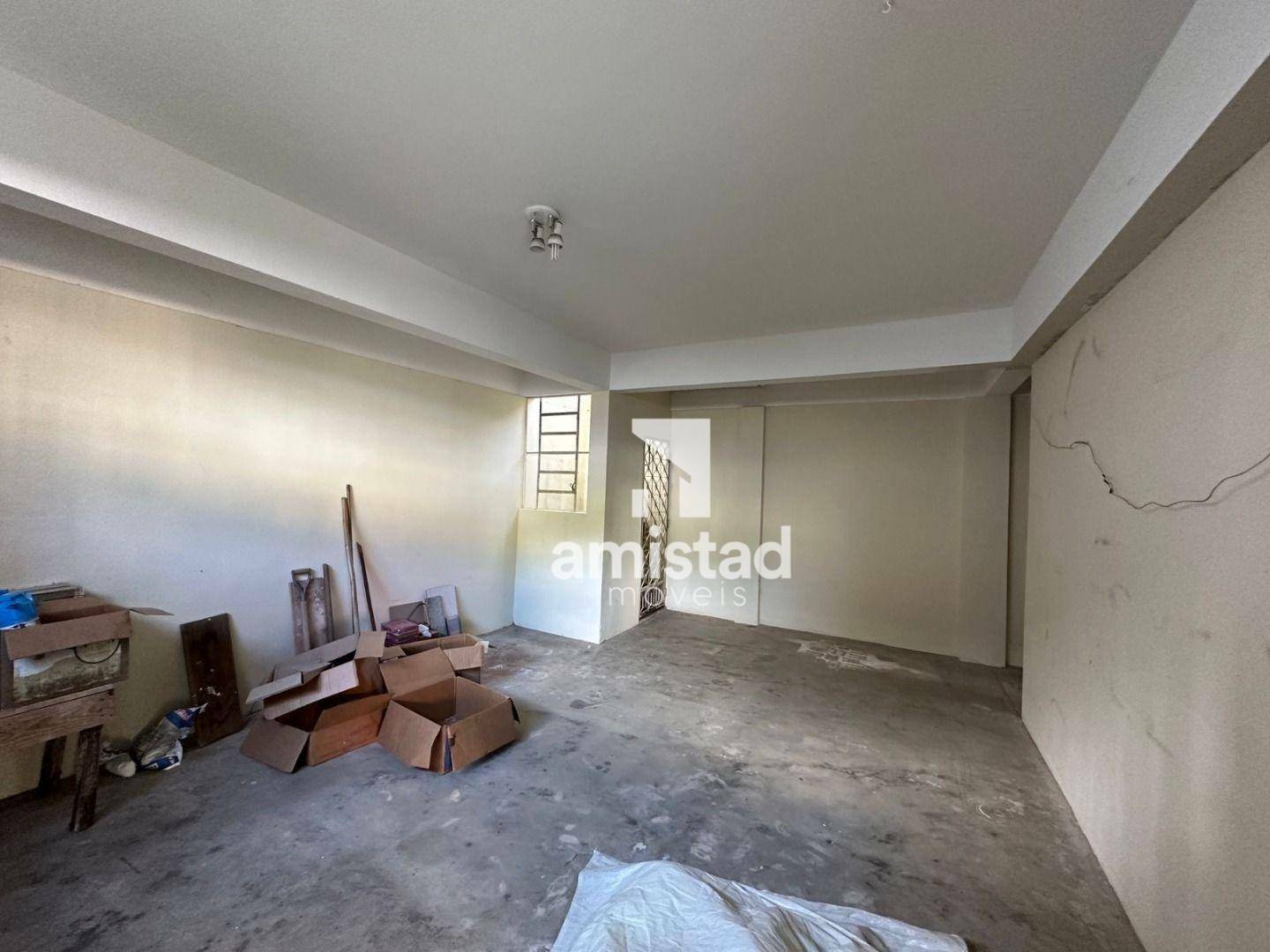 Casa para alugar com 6 quartos, 280m² - Foto 7