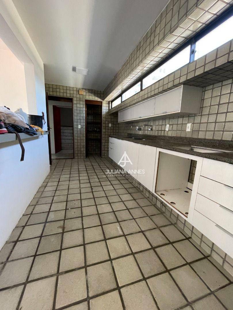 Apartamento à venda com 3 quartos, 180m² - Foto 8