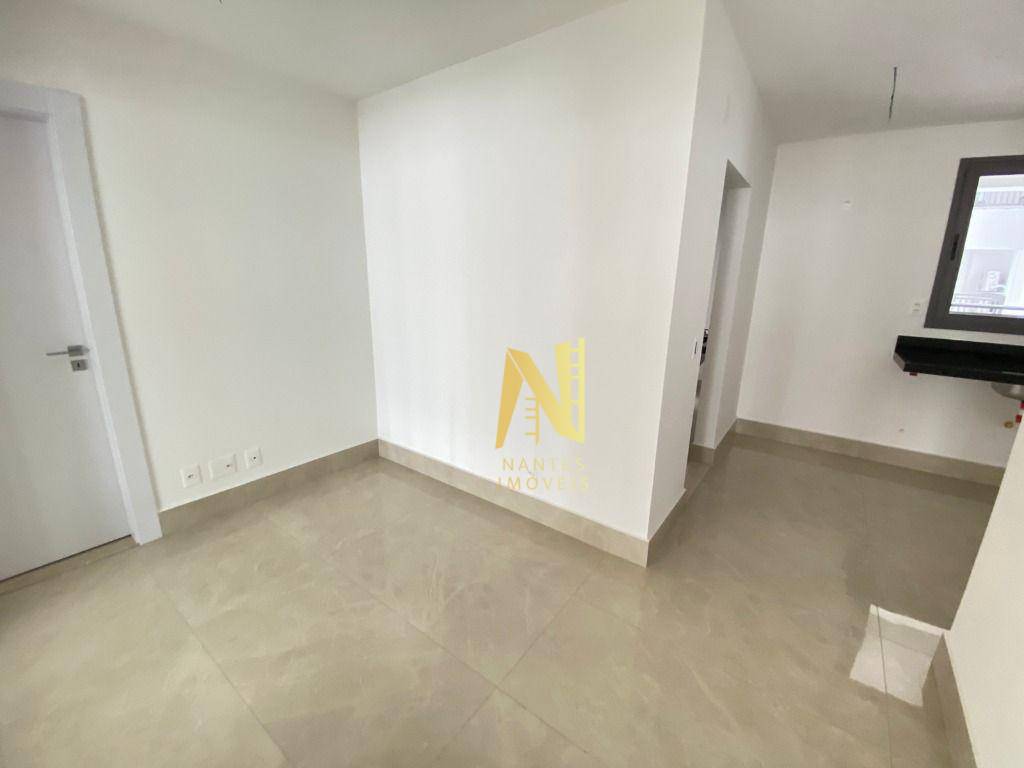 Apartamento à venda com 3 quartos, 216m² - Foto 10