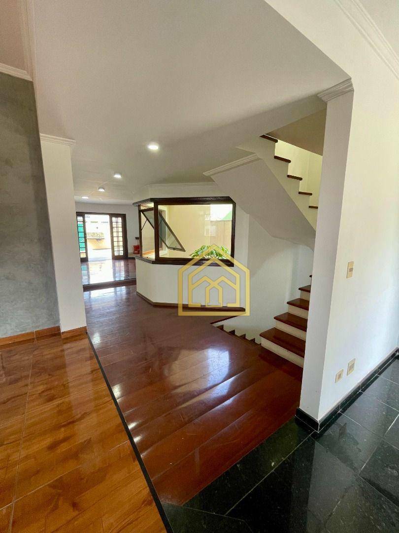 Sobrado à venda com 4 quartos, 361m² - Foto 2