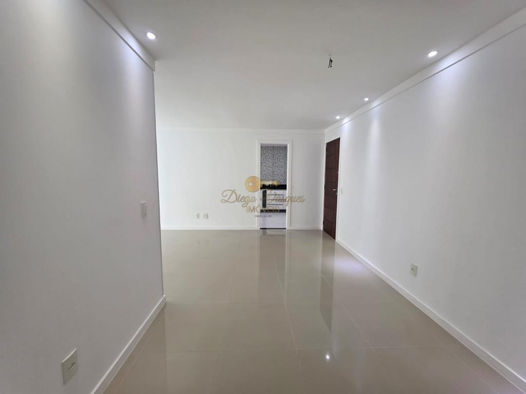 Apartamento à venda com 3 quartos, 106m² - Foto 3
