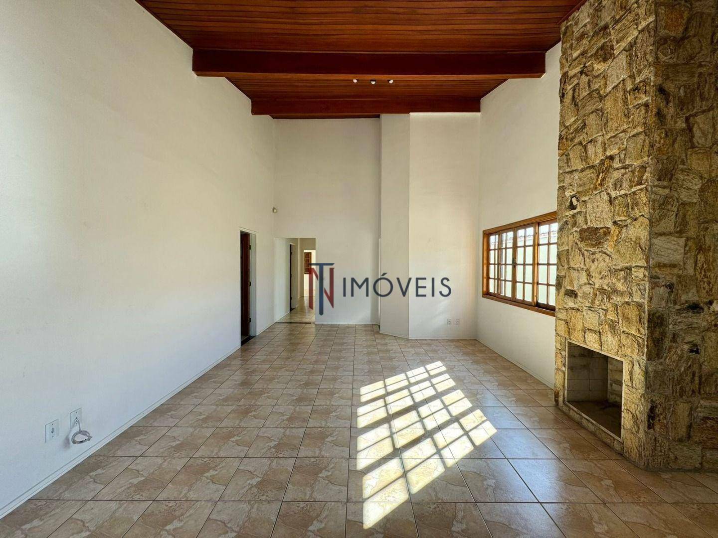 Casa para alugar com 3 quartos, 210m² - Foto 7