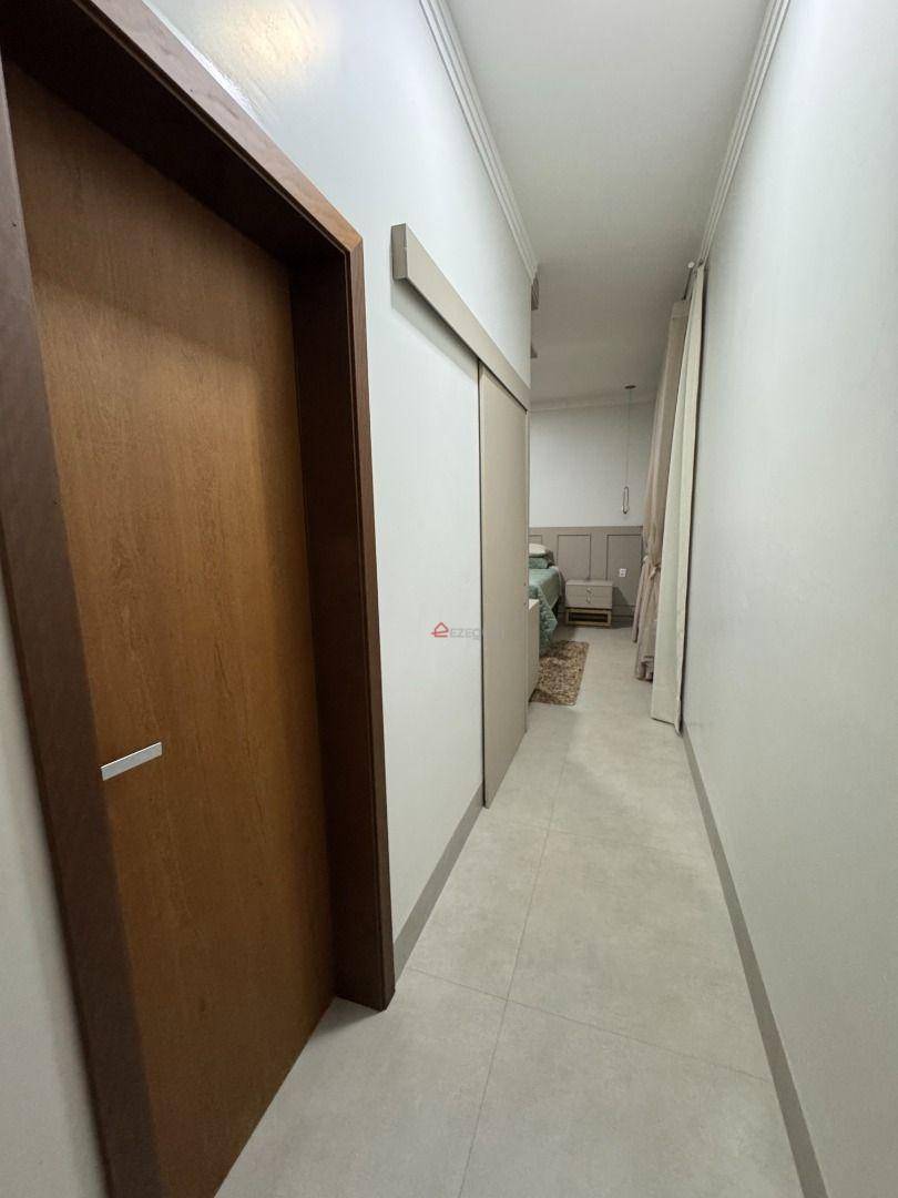 Casa à venda com 3 quartos, 223m² - Foto 12