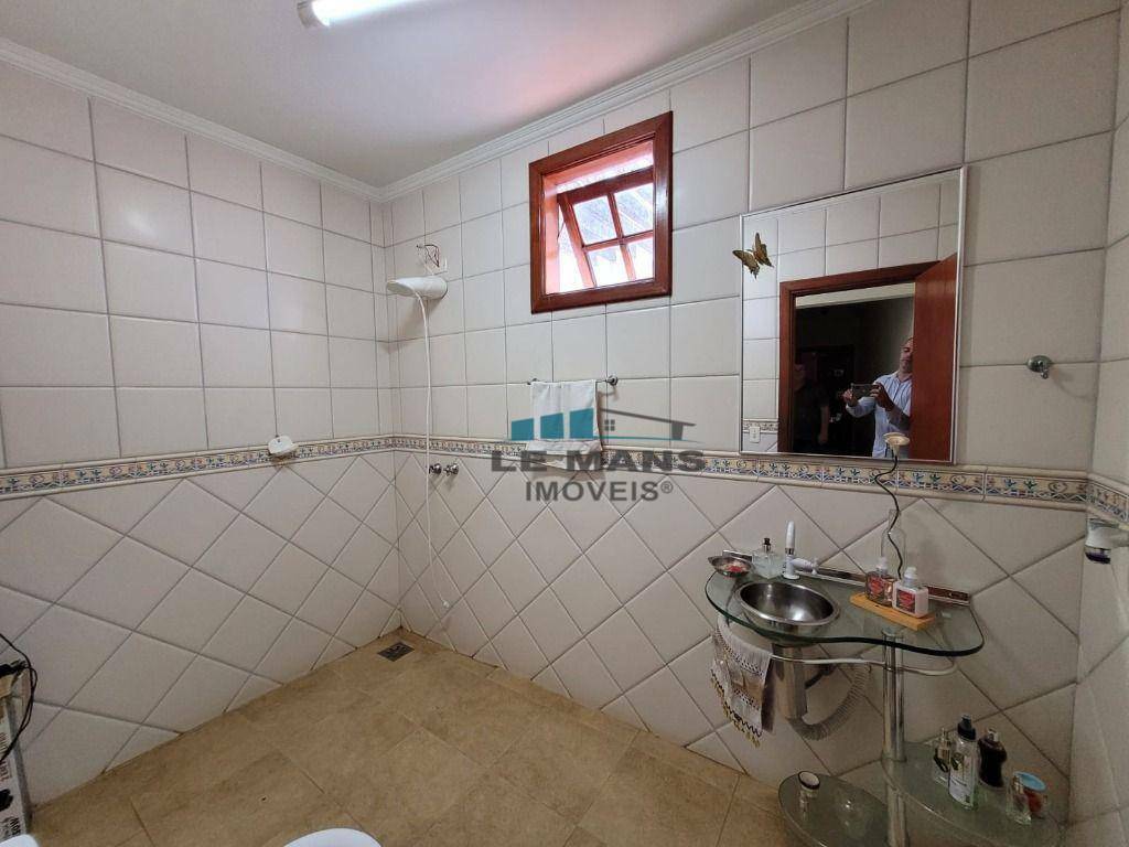 Casa à venda com 3 quartos, 200m² - Foto 17