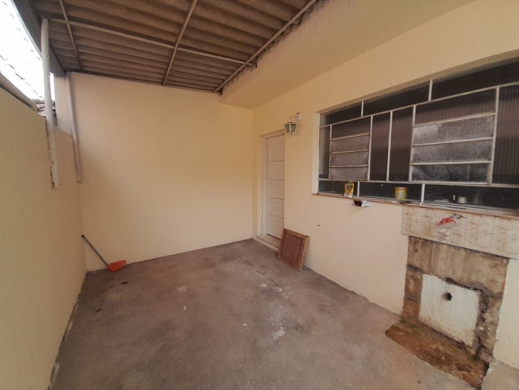 Casa à venda com 1 quarto, 60m² - Foto 12