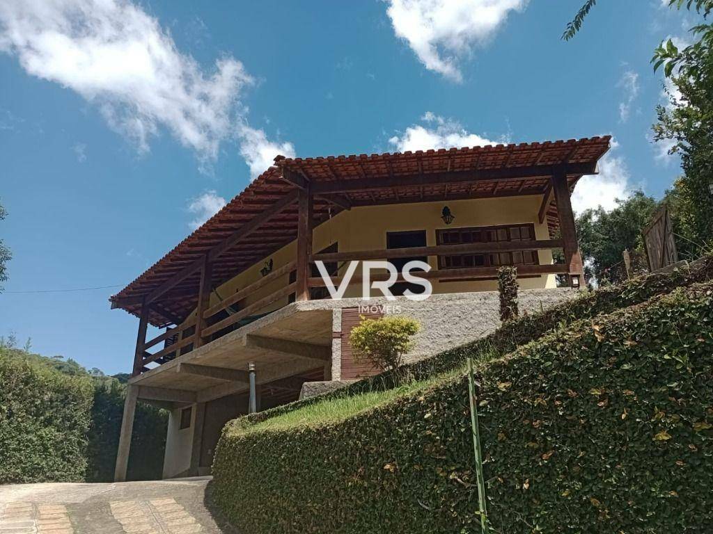 Casa à venda com 3 quartos, 229m² - Foto 2