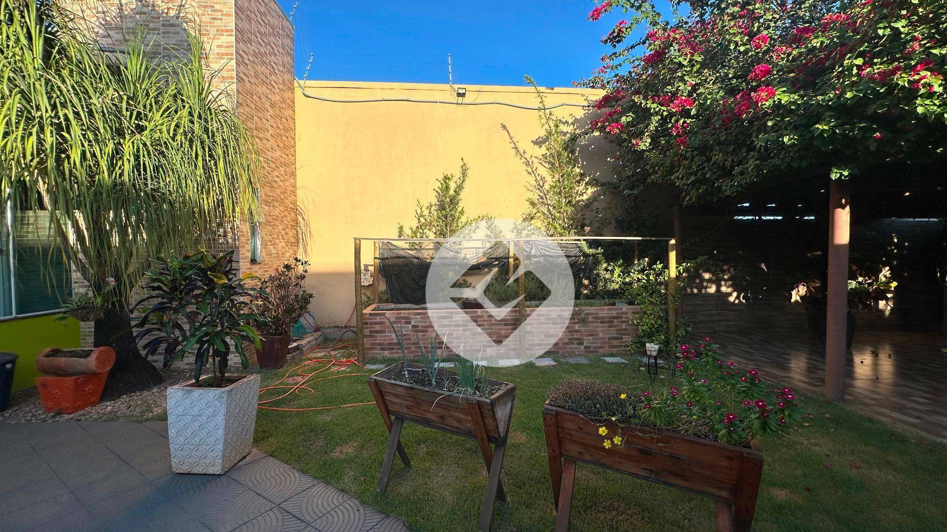 Casa à venda com 4 quartos, 335m² - Foto 13