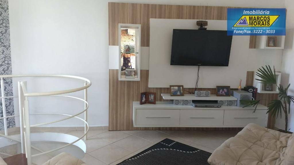 Apartamento à venda com 3 quartos, 150m² - Foto 1