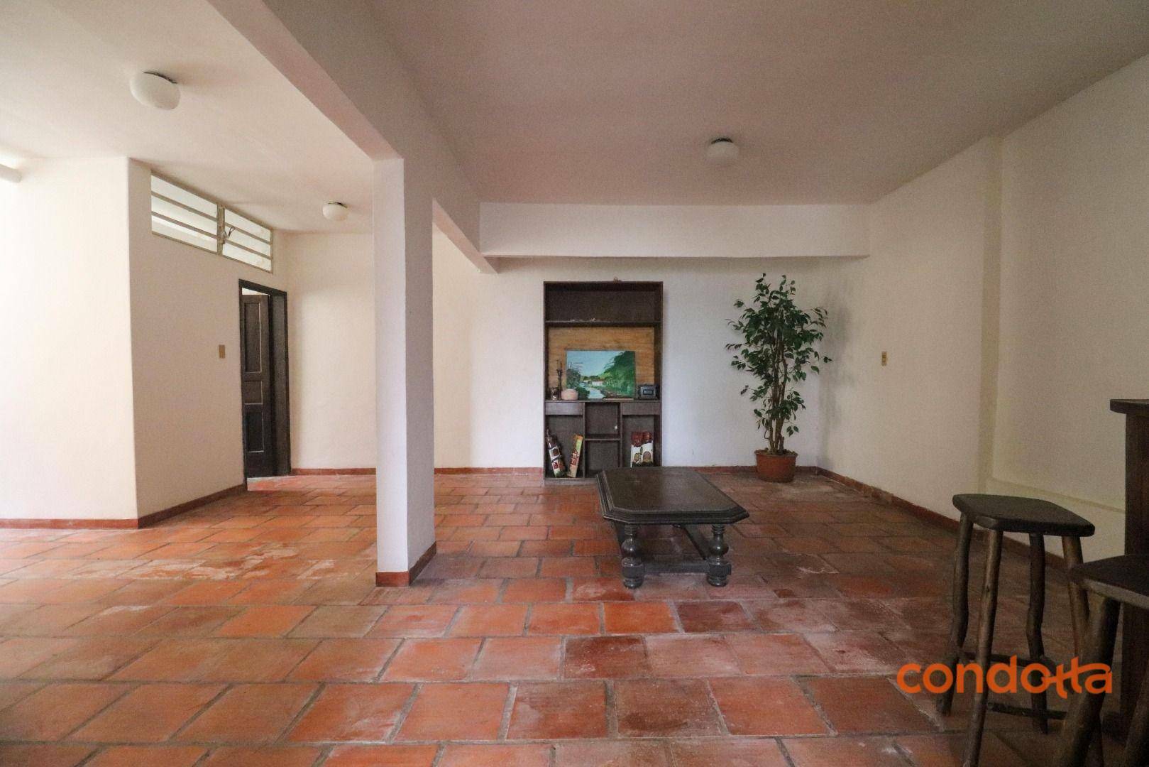 Casa para alugar com 3 quartos, 259m² - Foto 9
