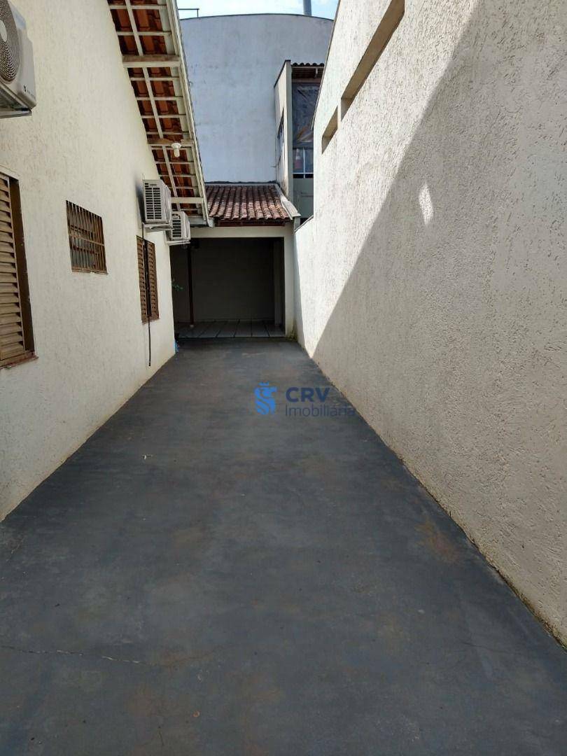 Casa à venda com 5 quartos, 200m² - Foto 14