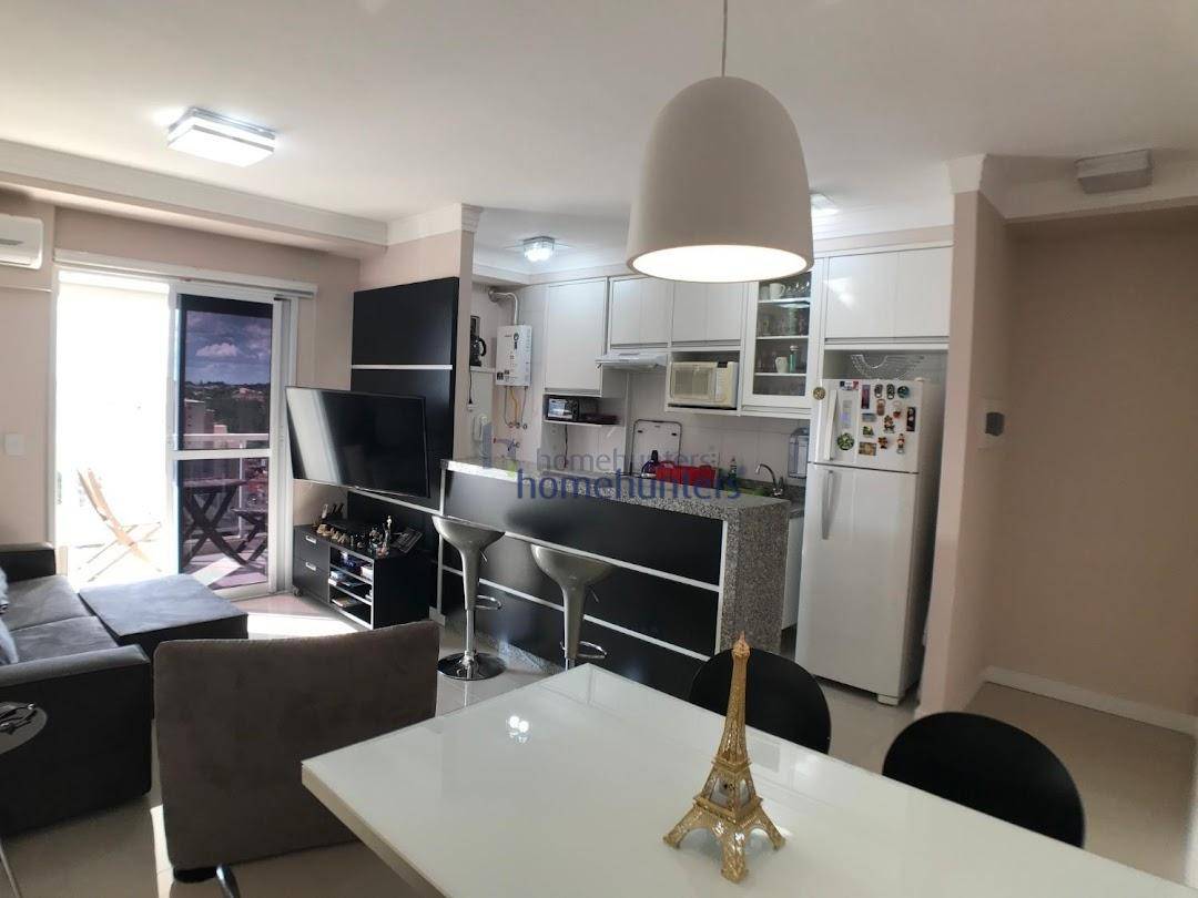 Apartamento à venda com 2 quartos, 66m² - Foto 1