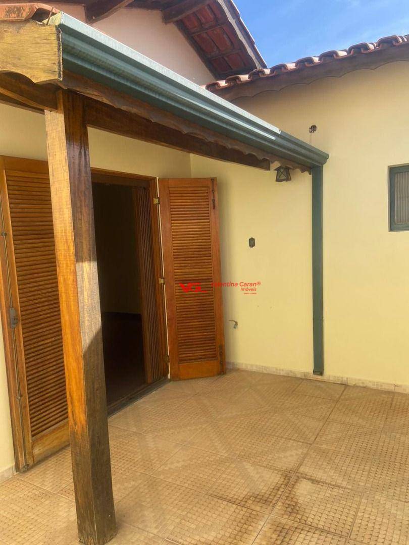 Casa à venda com 2 quartos, 116m² - Foto 1