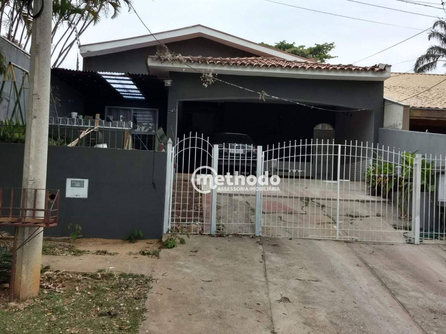 Casa à venda com 3 quartos, 215m² - Foto 1