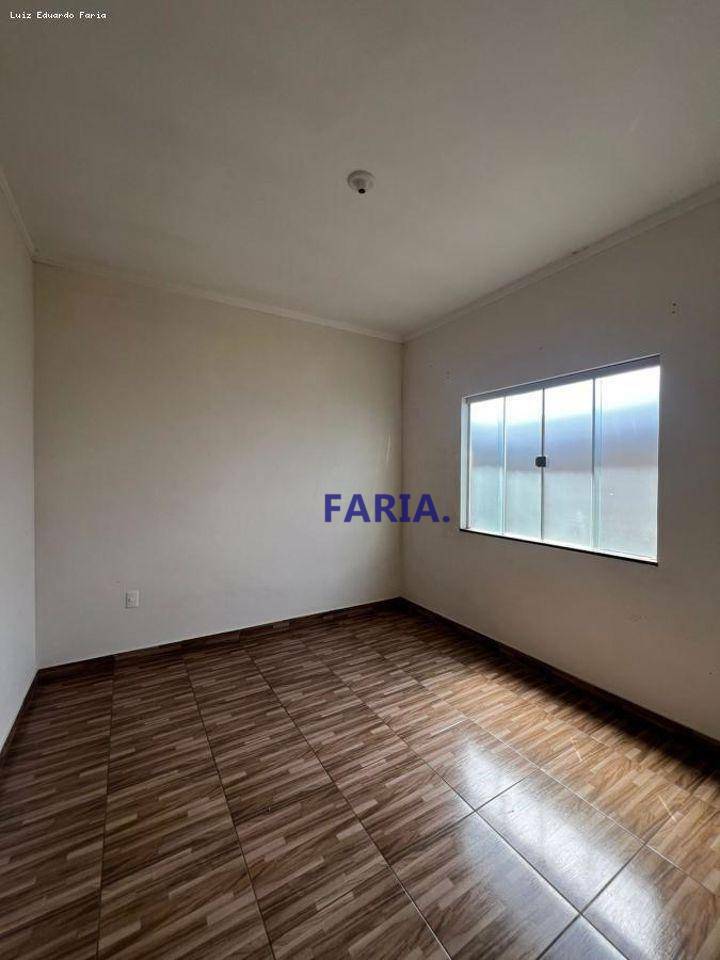 Casa à venda com 2 quartos, 65m² - Foto 3