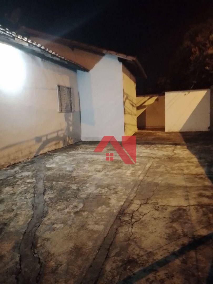 Casa à venda com 2 quartos, 100m² - Foto 3