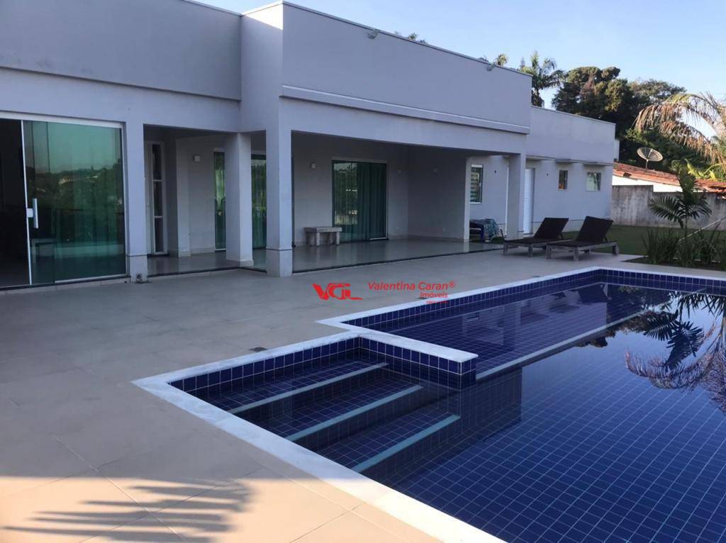 Chácara à venda com 4 quartos, 450m² - Foto 1