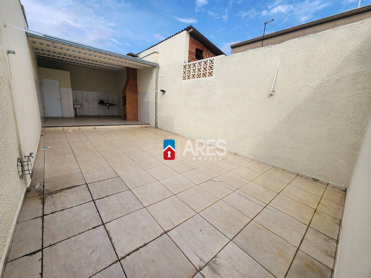 Casa para alugar com 3 quartos, 100m² - Foto 12