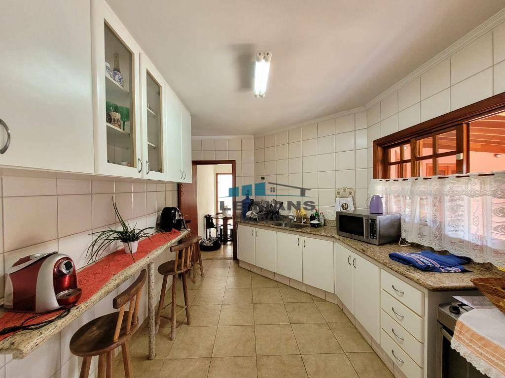 Casa à venda com 3 quartos, 200m² - Foto 7